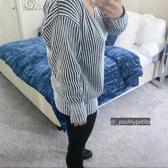 Bohme vertical striped white & black v-neck knit wear sweater long sleeve  top - Picture 7 of 15